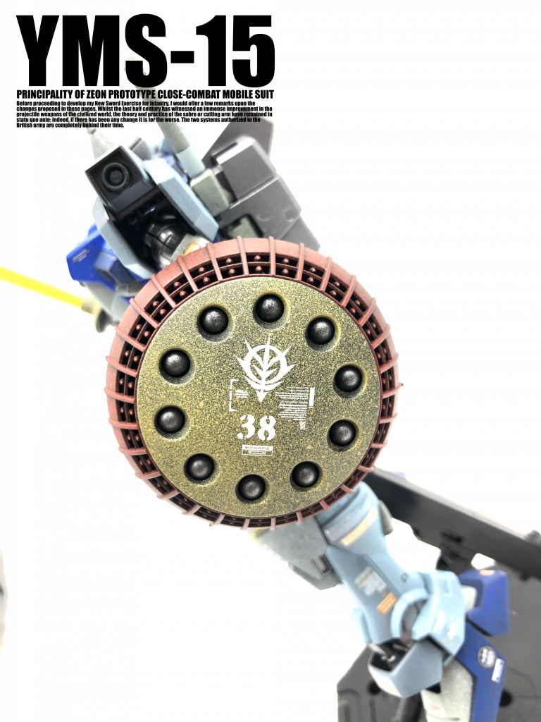 頭部、武装は、HGUC ギャンから、他はMG GP01を使用。内部のコアファイターIIも製作、塗装していますが、分離はしない前提で製作しています。デカールは市販品を組み合わせて使用しています。