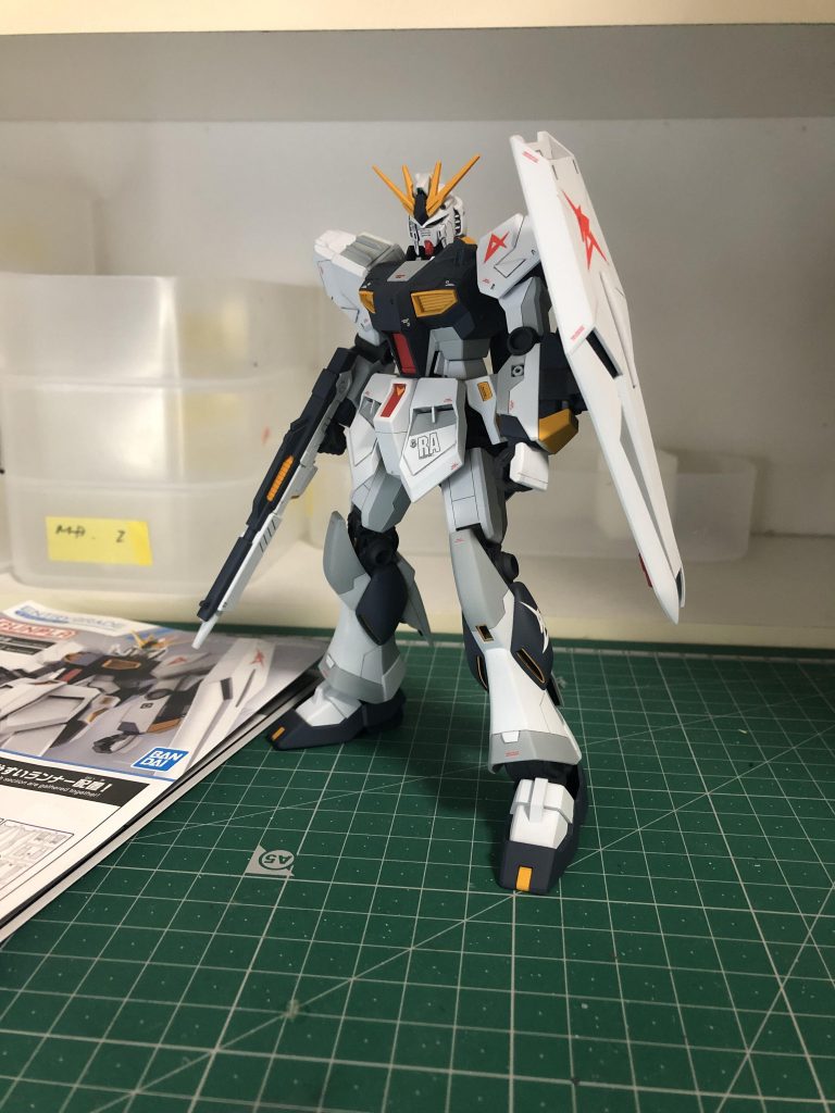 そのまま作っても素晴らしいキットですし、合わせ目も首まわりとライフルの一部位で、パーツも少なく値段も安く色々試してみるには良いキットだと思います。閲覧ありがとう😊ございます。また宜しくお願いします。