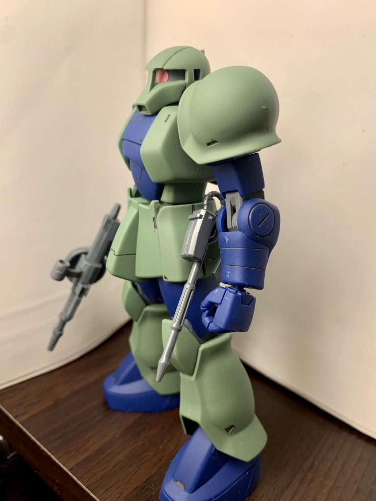 左肩のアーマーは割と綺麗に処理できたかと思っています。左右で合わせ目処理のクオリティにバラツキがあるのでそこをもう少し上達させたい。