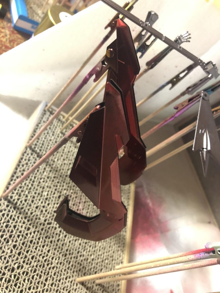 背中の武装に関してはあえて…というかたまたまなのですが、色をふわっと乗せる程度にしてキャンディっぽくしてあります。狙ってできないのは悲しいですが、こんな感じもありではないかなと思います。とは言え上手く風味が揃わなくて一面に関しては3回塗り直してます^_^;