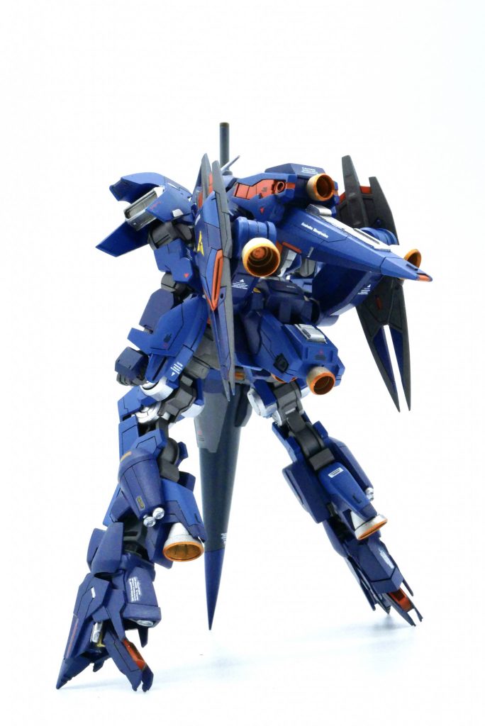 腰のバーニアは稼働します。