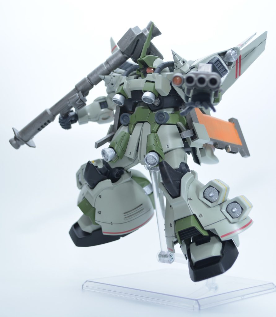 3連装35mmガトリング砲構えこの方が取り回しが良さそうです