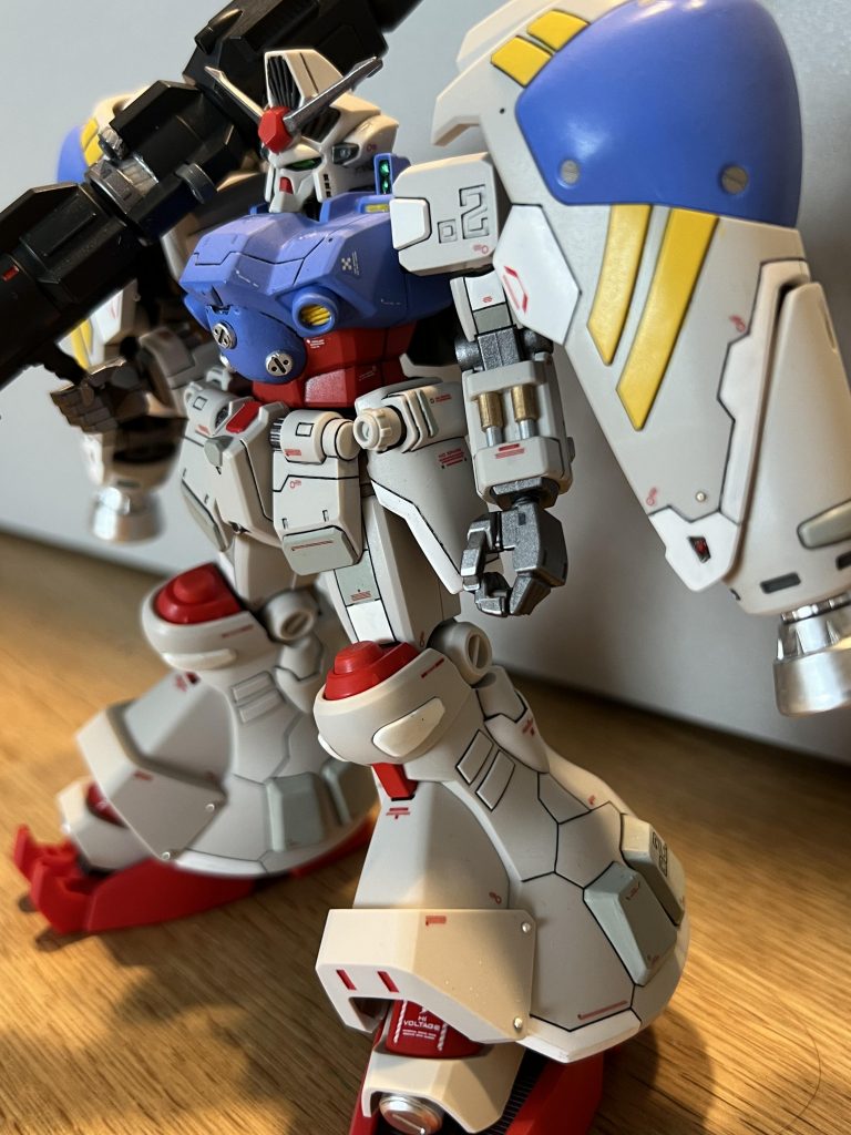 本体のライトベージュは成形色、あとは筆塗りによる部分塗装です。デカールは他のあまりなどを適当に貼りました。