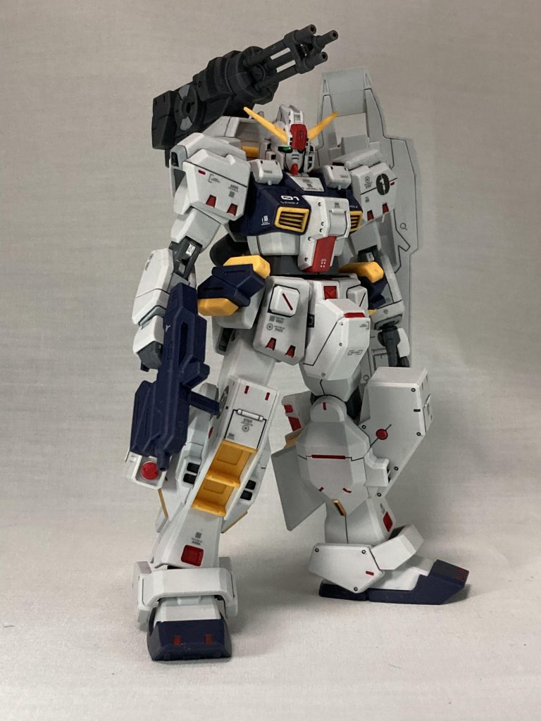 この無骨なゴッツイシルエットがかなり好み