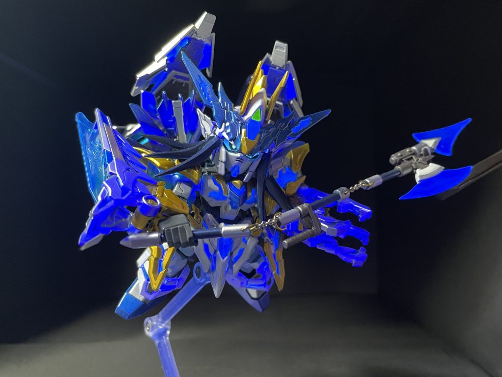 サイコフレーム部分などがブラックライトで光ります。ミスって光らなくていいところまで光ってますが😅