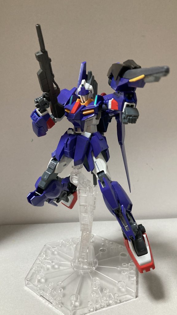 サブウェポン1「グレネードランチャー」サブウェポン2「ビームカノン」ゼータの腕を丸々使っている為グレネードランチャーは開閉可能となっていますまたZⅡの機首をブースターシールドに改造しているため、ビームカノンも使用可能となっています