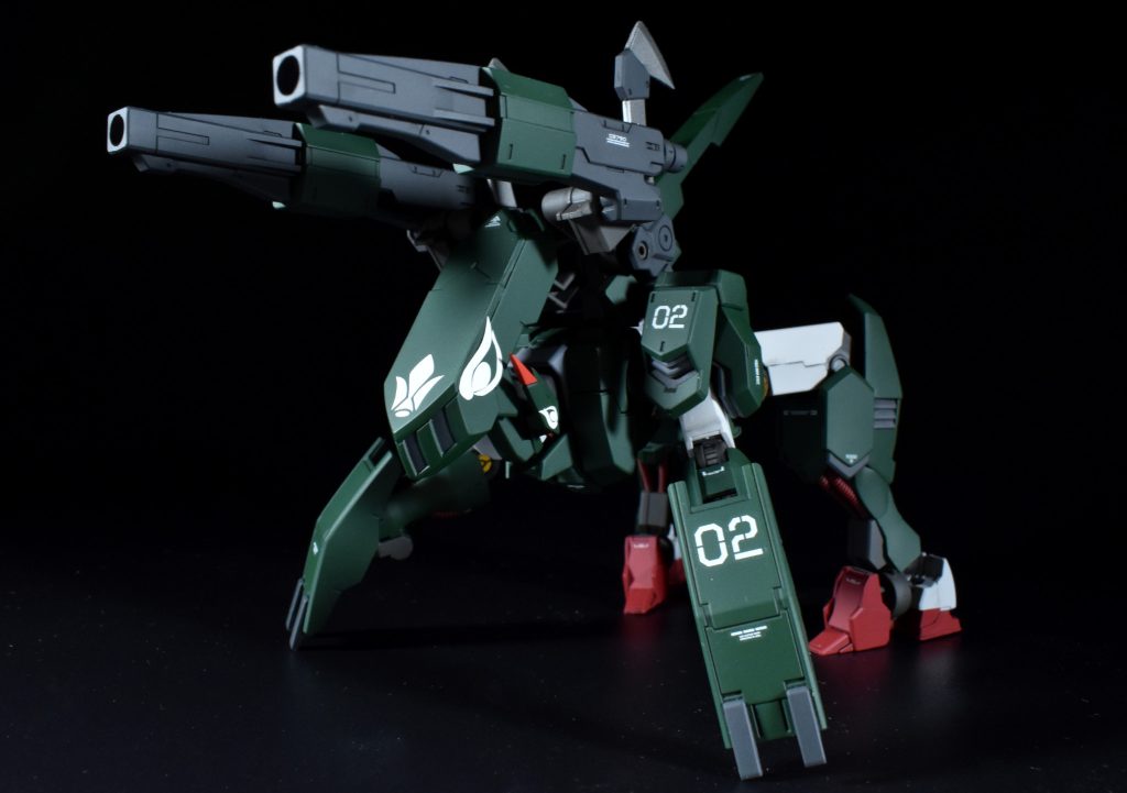 砲撃モードへ変形。アイペイントと鉄華団エンブレムはMS時と同じくステッカーを貼りつけました。フラウロスのイメージを崩さず、オリジナリティが出せたかなと思います！