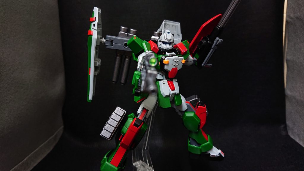 部分塗装にタミヤのエナメル塗料・メタリックブラウン・フラットブラック・フラットレッド・ダークグレイ・ディープグリーンセンサー部分・メタリックブルー