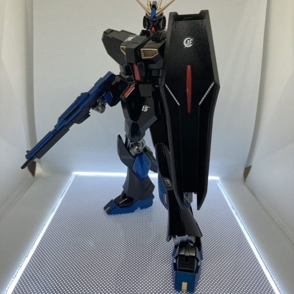 EG-νガンダム　karasu