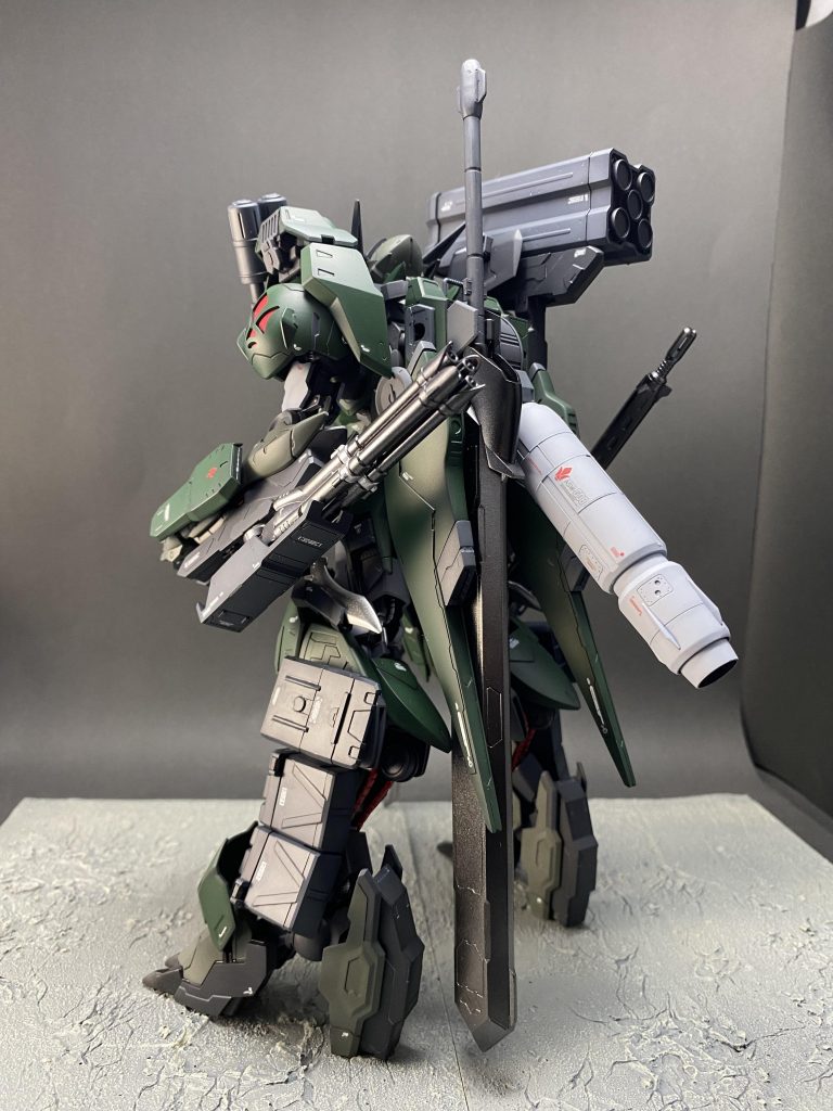 バックパックはルプスレクスのを使用してテイルブレードをプロペラントタンクに置き換えています。