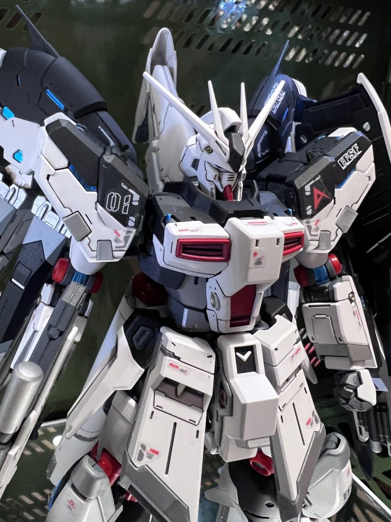 Hi-νガンダム typeR アムロ機–5枚目/制作者：真樹京介