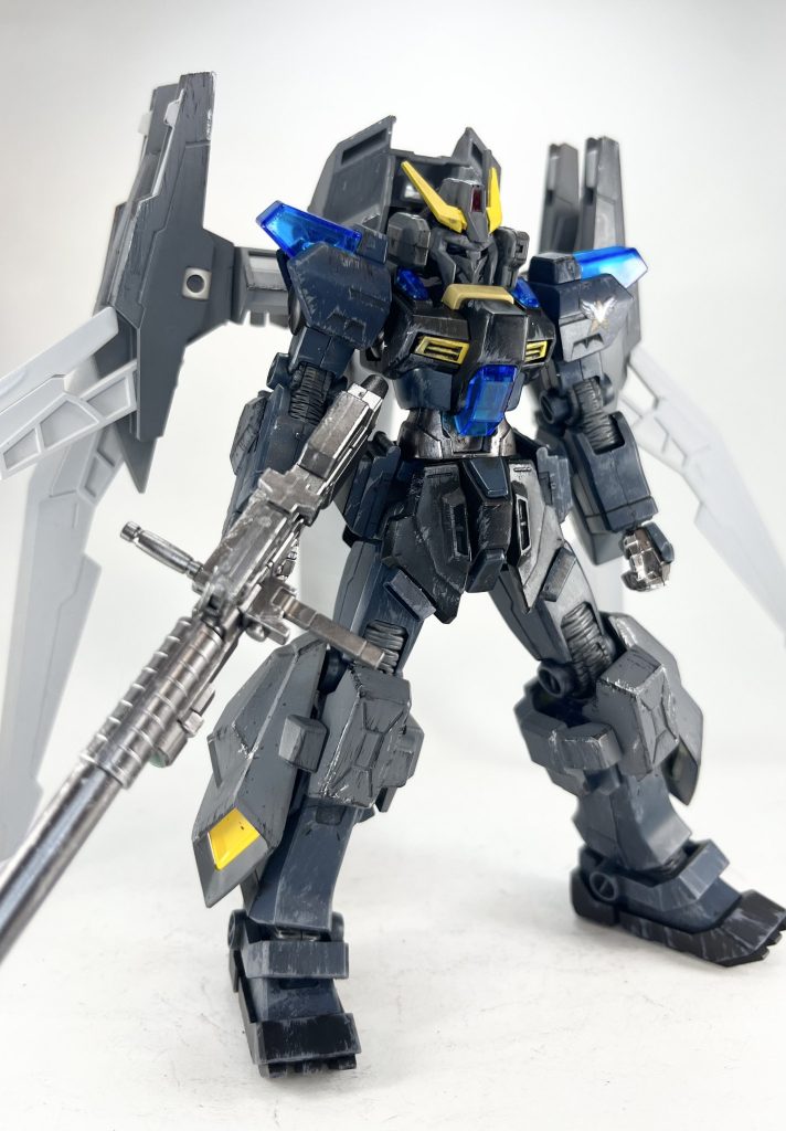 スターバーニングは様々なオマージュが含まれたデザインですが、その中からガンダムMk-IIのイメージを強めて製作していますさらに“Gアームズ”でのMk-IIである『マスクコマンダー』の意匠をあしらってみました