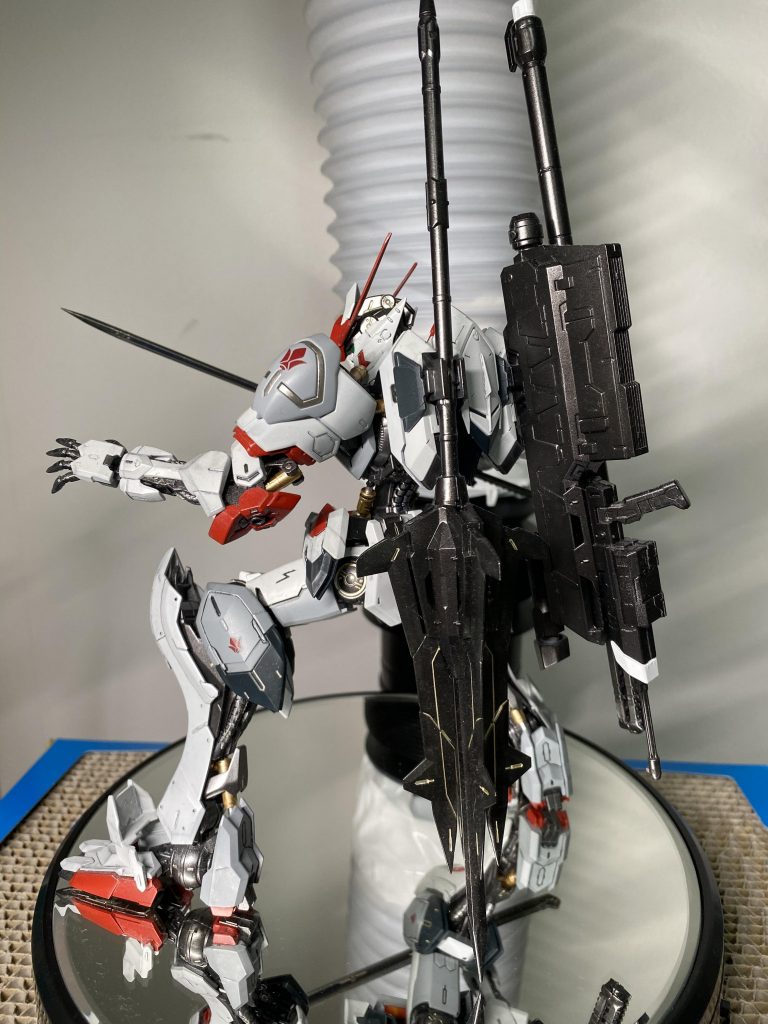 こう（なぜかバックショット）