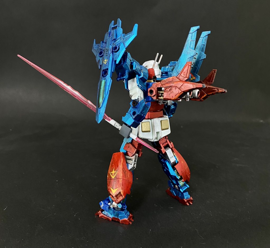 ジムなのにトリコロールに近いので派手派手で戦闘では発見されやすいので被弾しないエースしか乗れませんね。