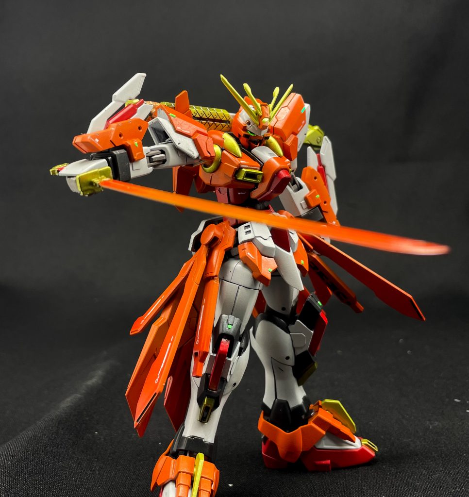 追加武装、ヒートソード「炎熱刀」ブレイジングに刀は似合うだろうと言う事で、某柱の刀みたいだなとか思いながら塗りました