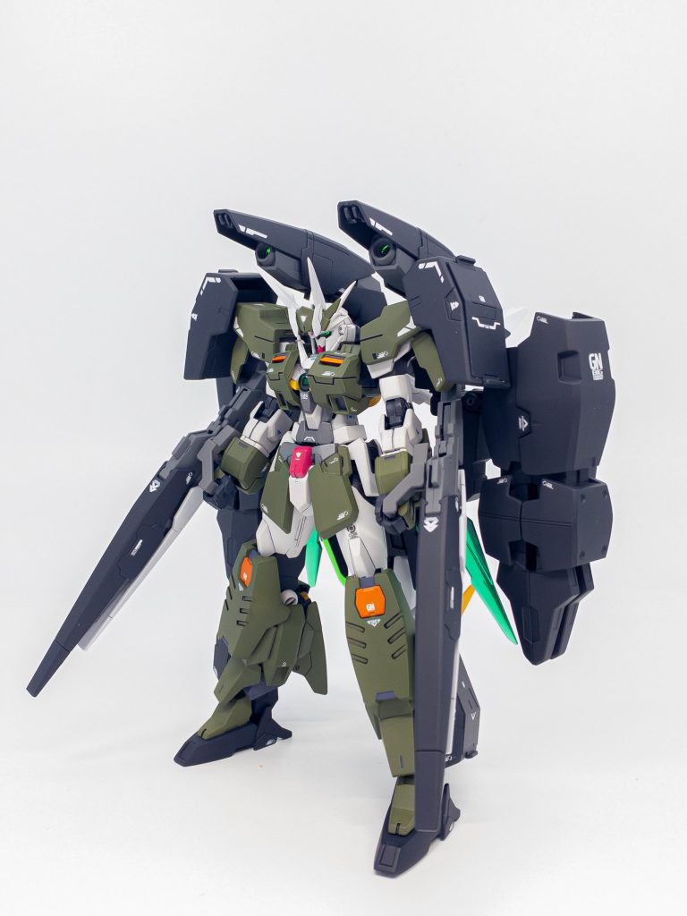 コア0ガンダムがタウラスアーマーと合体した高火力仕様。火力と防御力を重視しており、豊富な粒子貯蔵量を活かした高火力な攻撃が可能。