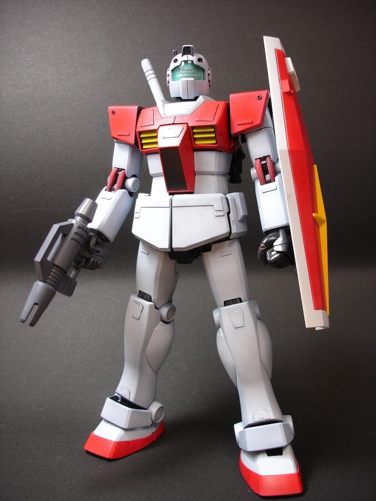 ヒジのパイプやビームサーベルの位置などこだわってます。