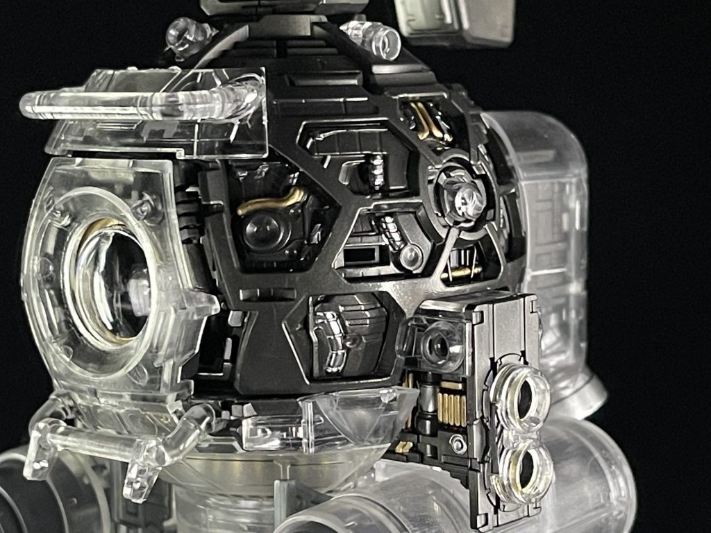 塗装部分を映したいので曇らせるクリアパーツは外してます