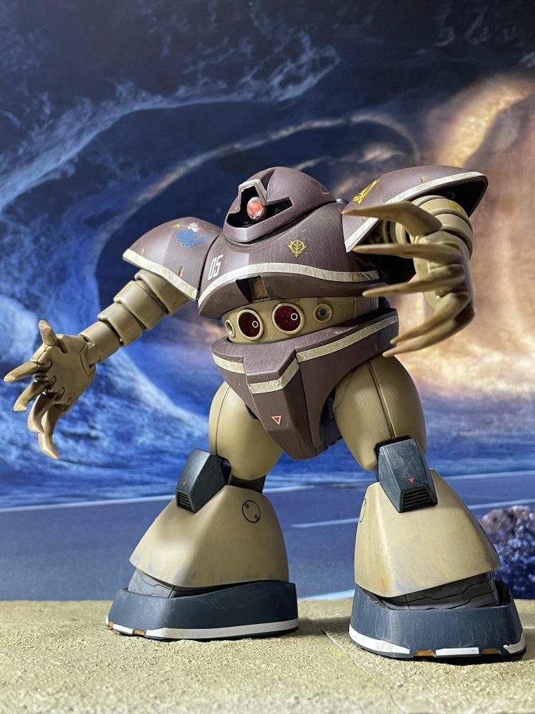 正面から。無骨ですねぇ。右肩には、10年以上前に買ったデカール貼ってます。ポセイドン？？