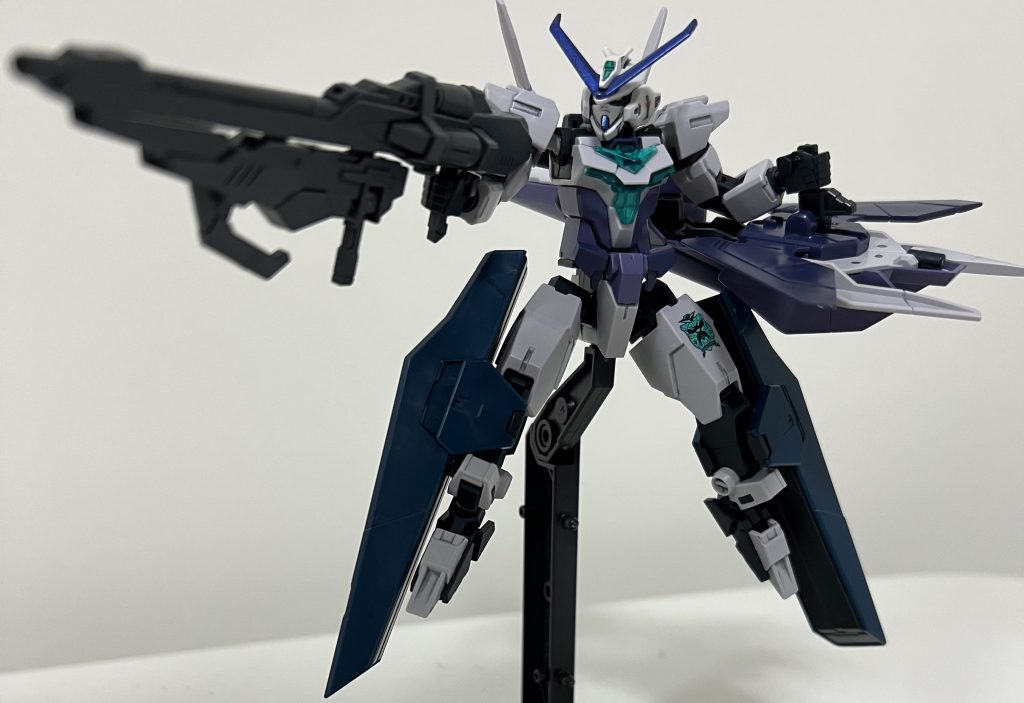 叢雲爆撃、強襲用の機体。脚部のコンテナにはミサイルが、搭載されている。飛行形態では追加ブースターを装備することで、マッハ5かつ大気圏単独突破の性能を、有する。