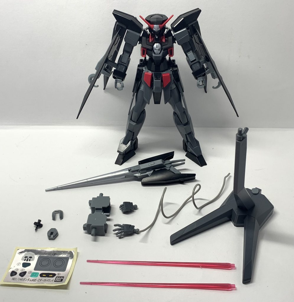 付属パーツと色分けシール。それと余剰パーツ類。HGAGE AGE-2ノーマルのリデコキットですがかなりオススメです！稼働範囲はいいですし！なにより宇宙海賊となったアセムが操るガンダム！