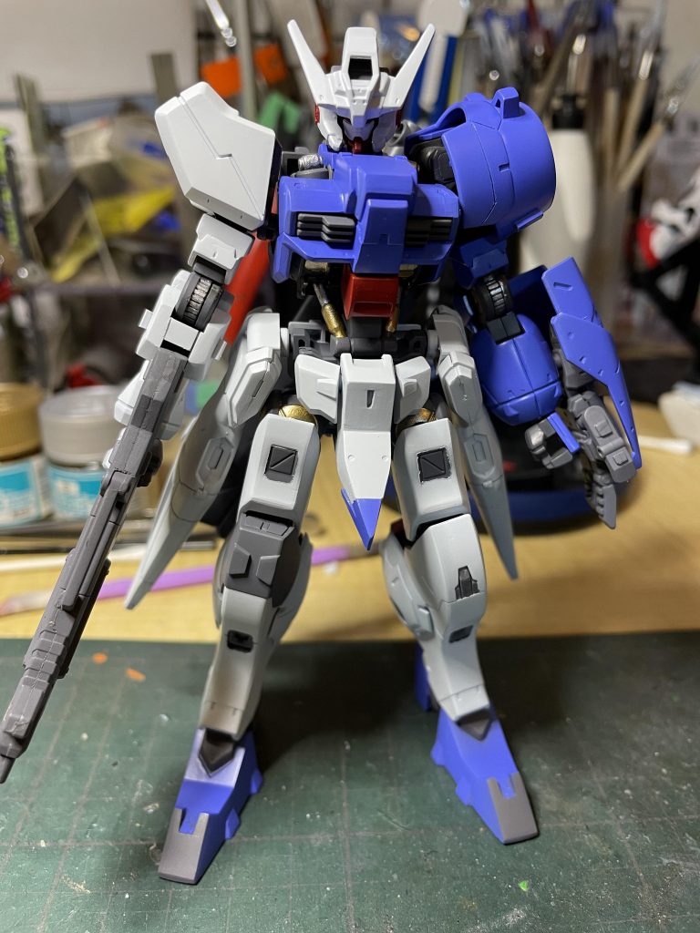 デカールを貼るために塗装後パチ組み。