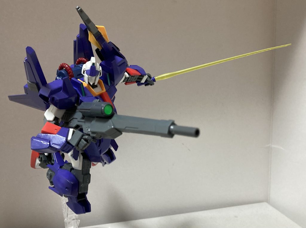 サブウェポン3「ビームサーベル」Z系量産型ビームサーベルとしていますリアスカートから取り出し可能です