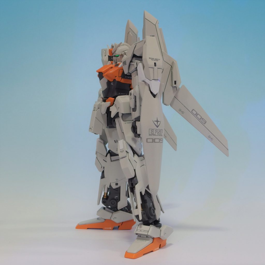 デカールはWR形態度外視、MSの見栄えだけで貼ってます。