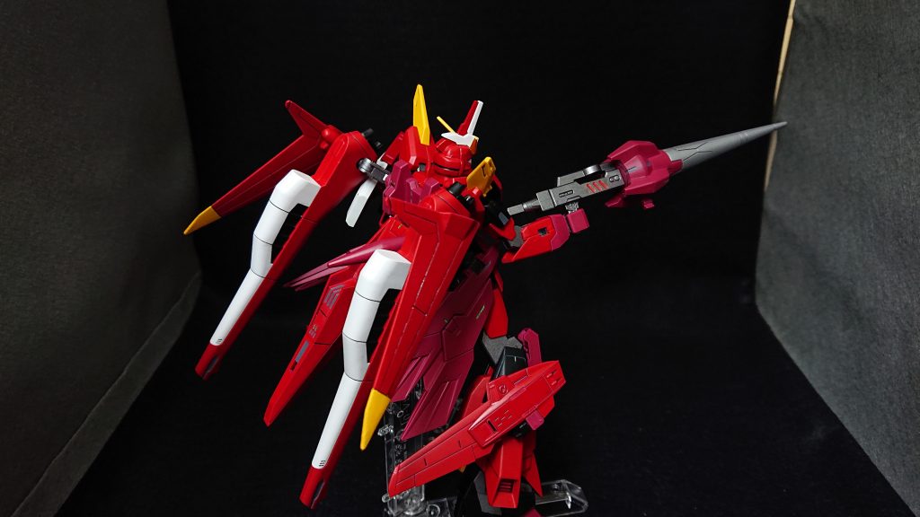可変MSなのでセンサー部分を多くするように意識してみました脚部にはビルダーズパーツの“MS強化ウイング01”を追加しています