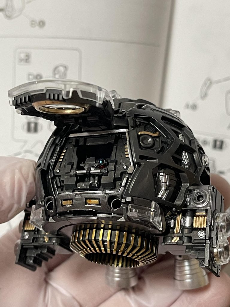 下のパーツを外すとこんな感じです