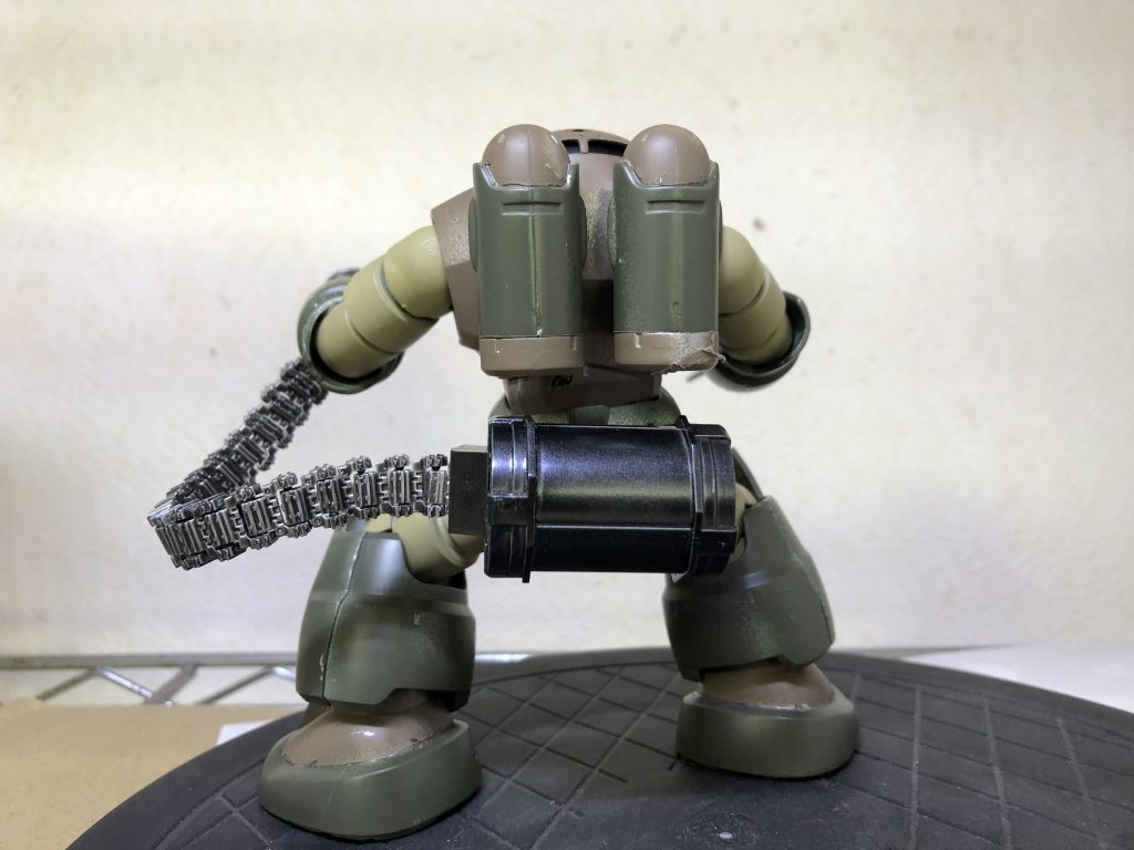 弾倉が推進器の真下にあって泳ぐのに邪魔そうだけどカッコイイから気にしない