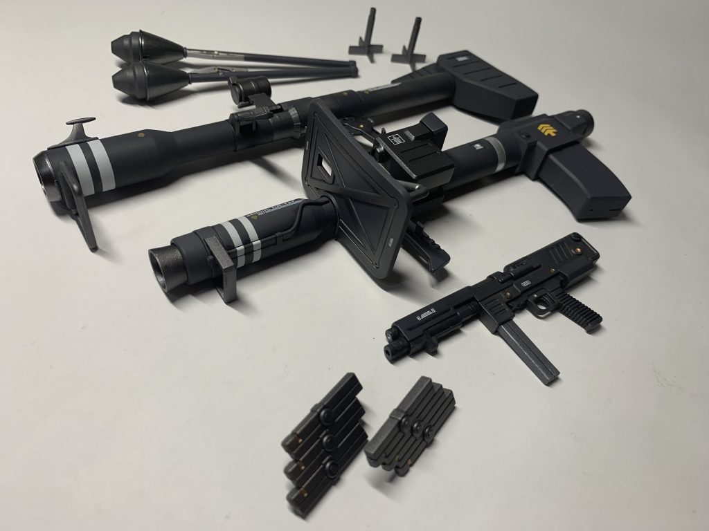 武器類は白ライン加えたらお洒落な感じに。