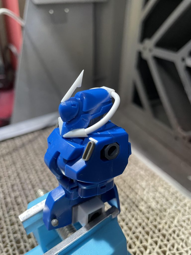 水泳部っぽく酸素ボンベの様なパイピングをつけました!