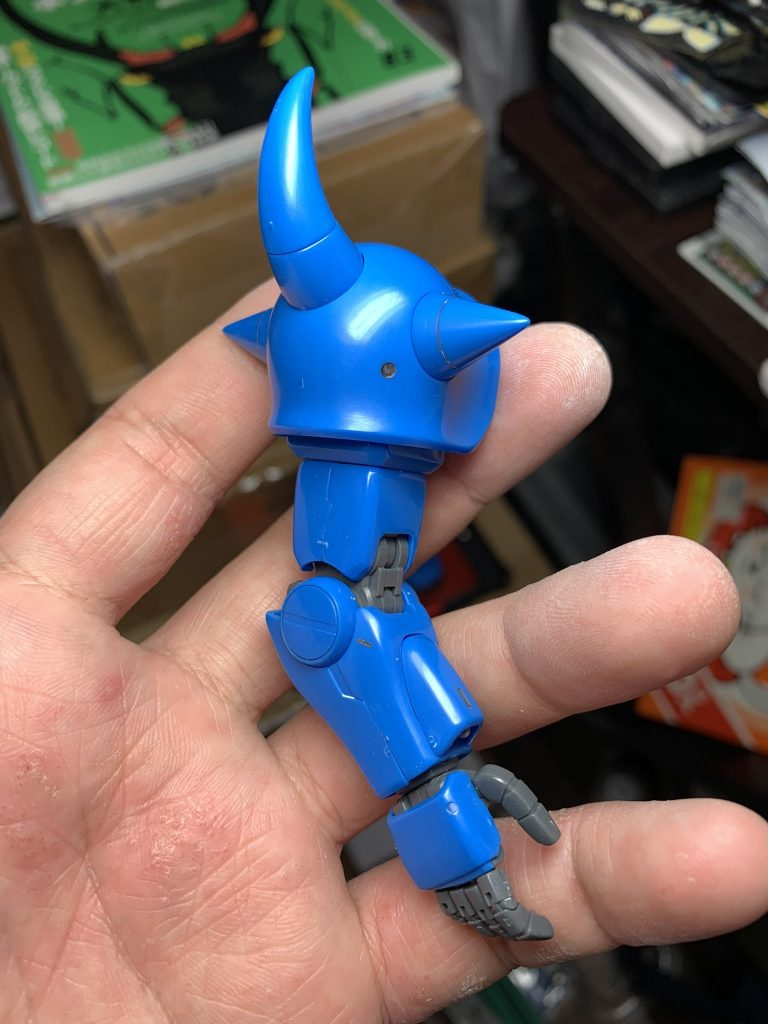 ヤスリを使った表面処理も殆ど初めてだったので、ヤスリがけするだけでこの光沢になったのは驚きました。まぁ、この後艶消ししますが…