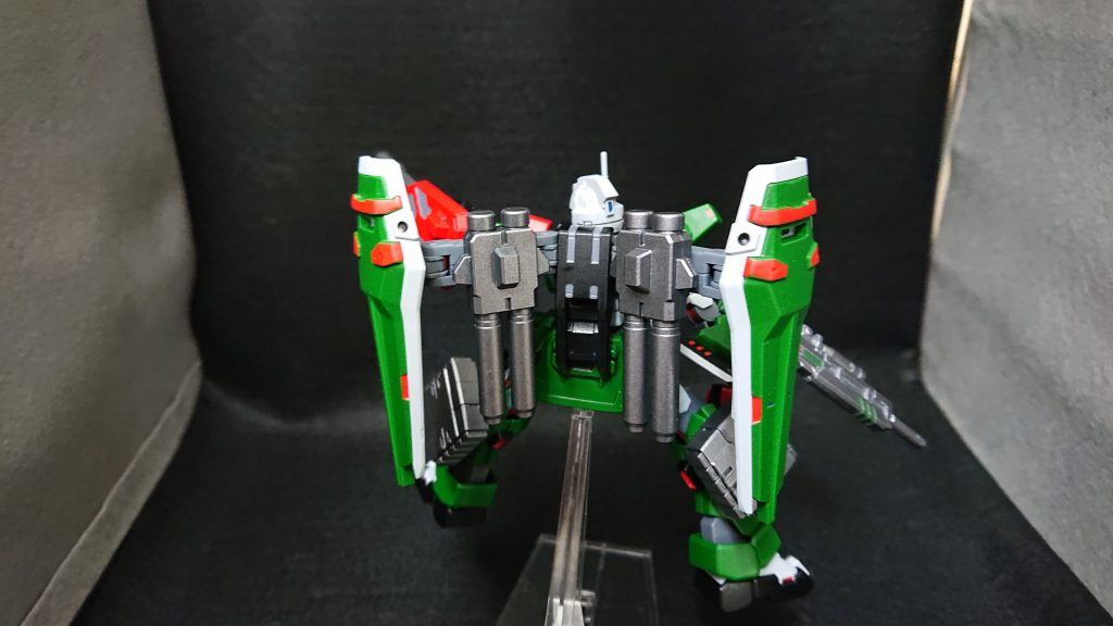 バックパックは“バトルアームアームズ”に“ストライク”のシールドと“レオパルド･ダ･ヴィンチ”のビームキャノンを装備しました