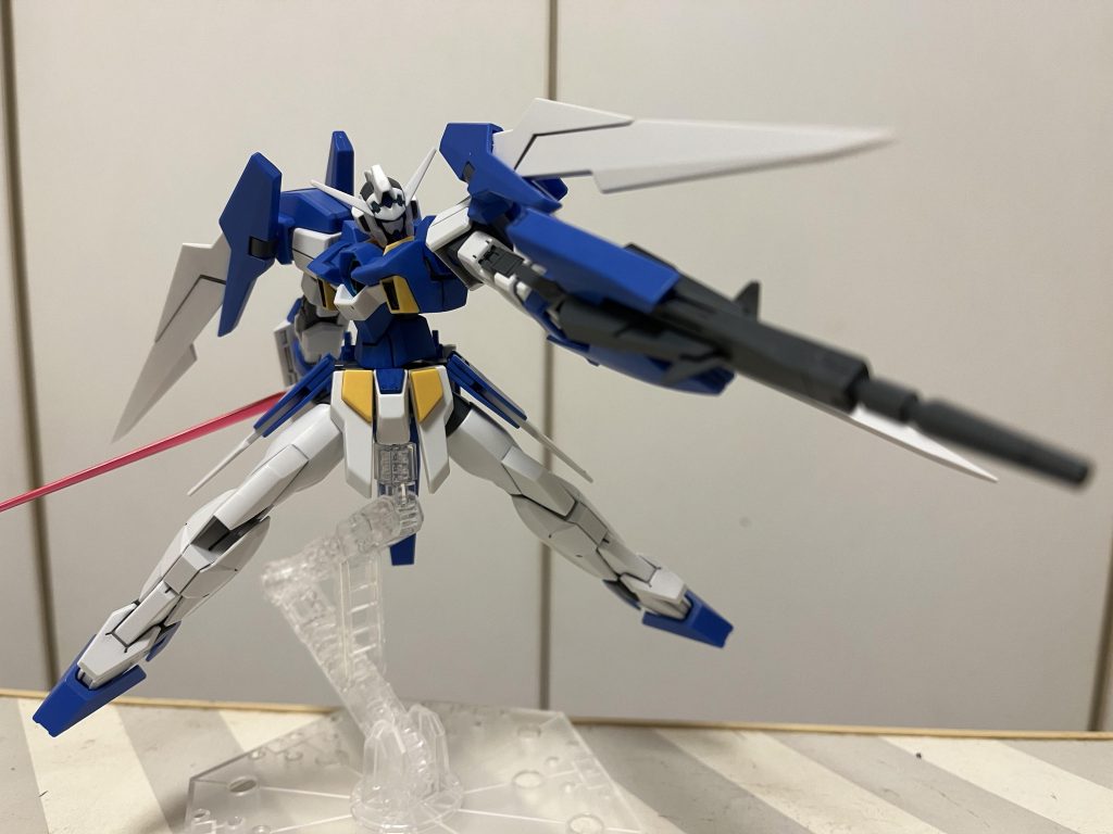 左手で射撃!私の妄想ではGBNにて左利きパイロットの搭乗も想定しているので!