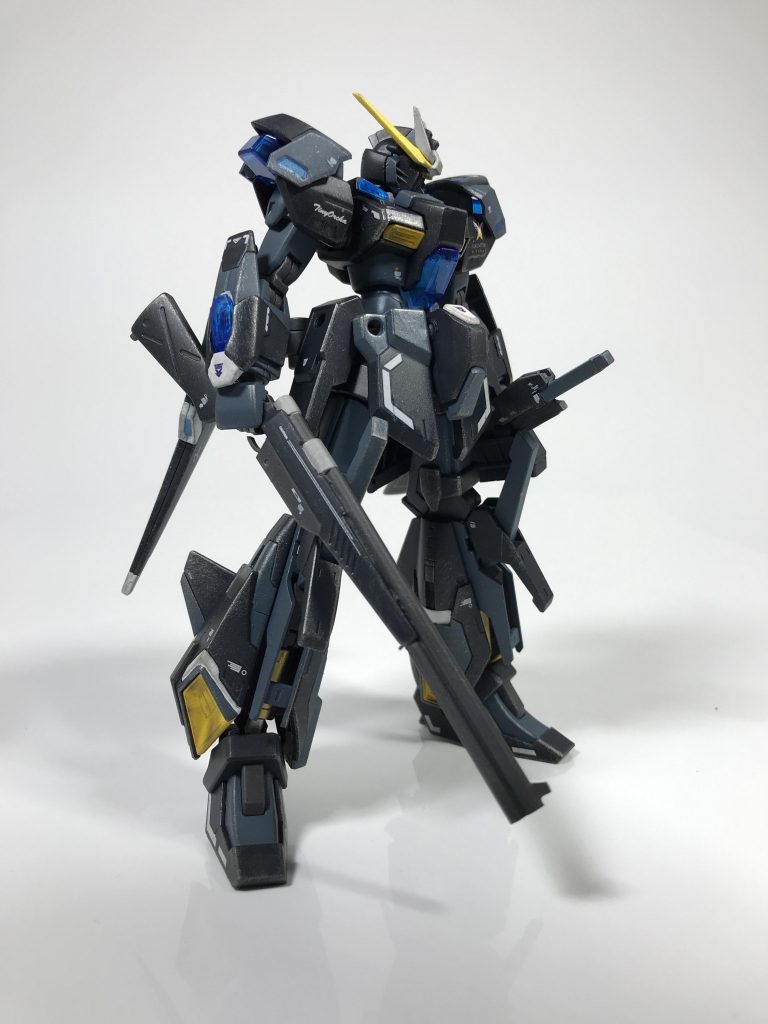 [二連式ショットガンライフル]本機のメイン武装。ジムスナイパーⅡのライフルをベースに制作されたショットガンライフルで、本機が得意距離としている中近距離での使用に適している。