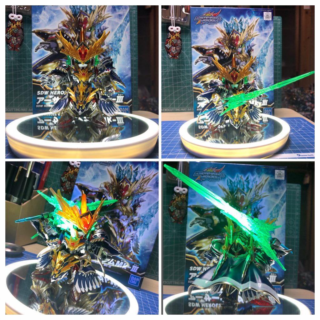 ロールアウト！素立ち、標準装備からのフル装備+UVライトです。可動はギリギリですがポージングも決まります。今回からディスプレイ台を追加。ダイソーのLEDライト付きミラー(¥500)です。