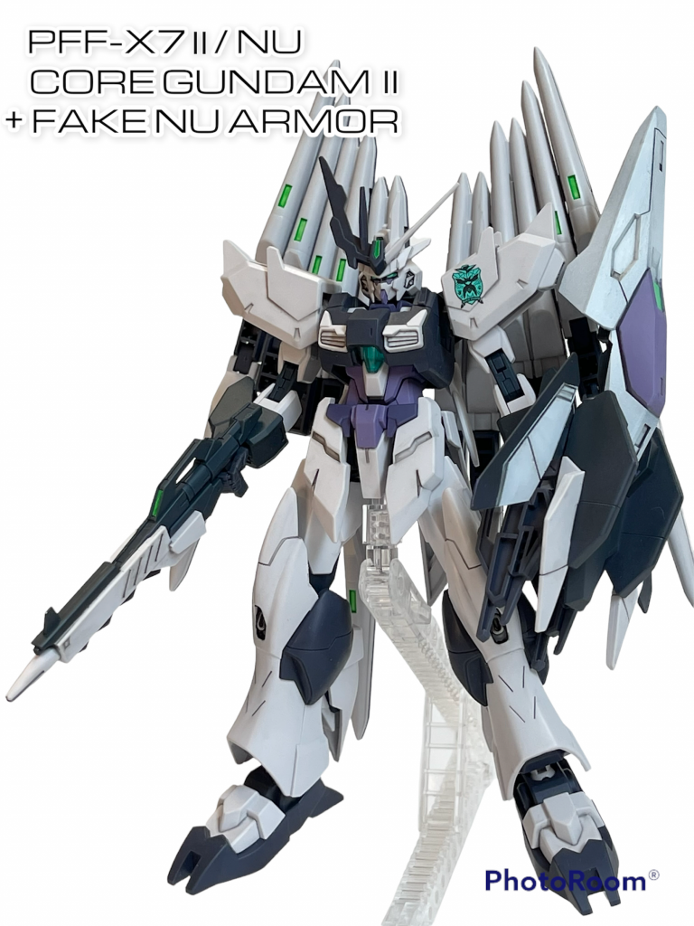 胸部はコアガンダムの象徴的なクリアパーツを見せる為あえて追加装甲の一部をカット。フェイクνユニットとコアガンダムだけでは前腕部延長パーツが存在しないため、アースリィの腕部ジャンクを購入して流用。塗装で色合わせれば問題なく馴染みますね。