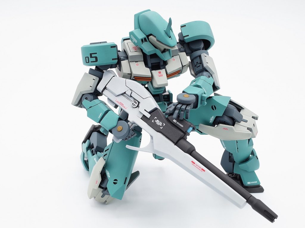 レギンレイズは元から可動域が優秀で膝立ちもできます