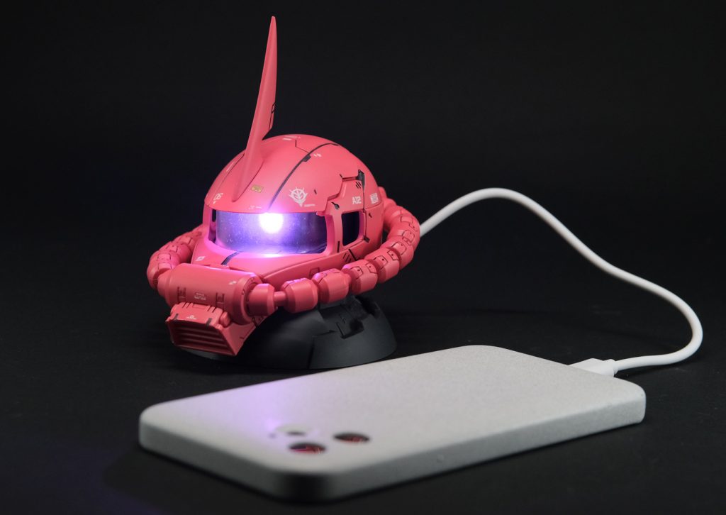 iPhoneで光るザクヘッド–4枚目/制作者：イタミテック