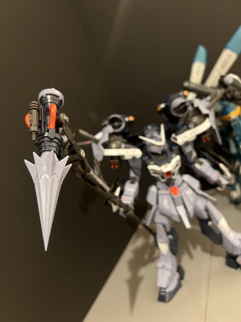 武器も細かくパーツ分けがされていてカッコ良いです。