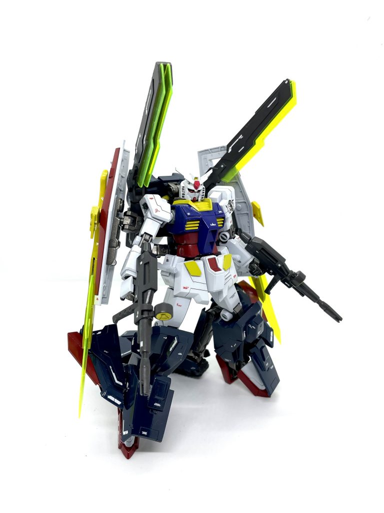 正面の姿。ビルドシリーズで使うガンプラをイメージして作りました。