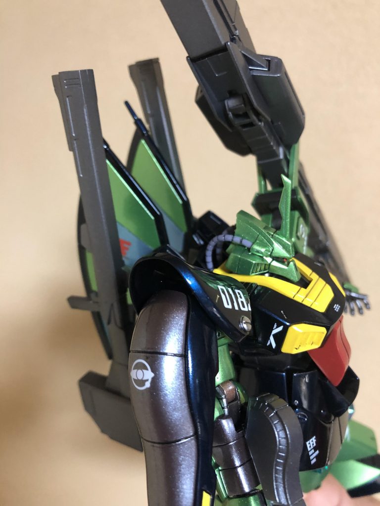 デカールはロボ魂ディジェを参考に少し控えめ張ってあります