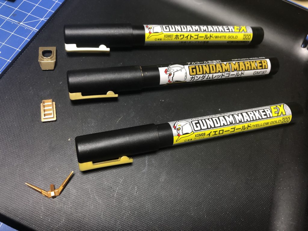 ゴールドの比較です。ホワイトはあっさりした金で使いやすそうです。レッドゴールドは赤っぽい感じ、個人的にはこれの単品が欲しいwイエローゴールドはオレンジかカッパーといった感じですね。発色はさすがですが、指で強めに持ったりすると剥がれやすいのはお約束…上手に使いましょう(*´꒳`*)