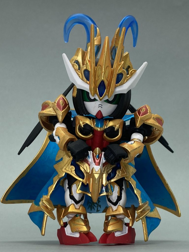 孫尚香ストライクルージュ ストライクルージュ セレブレティ スタイル素体として、積みの中から孫尚香ストライクルージュを選択、なるべく創傑伝、SDWHから余っているパーツを使う方針で検討した結果、髪をツインテールにして、マントを付けてちょっと高貴な感じにしてみました