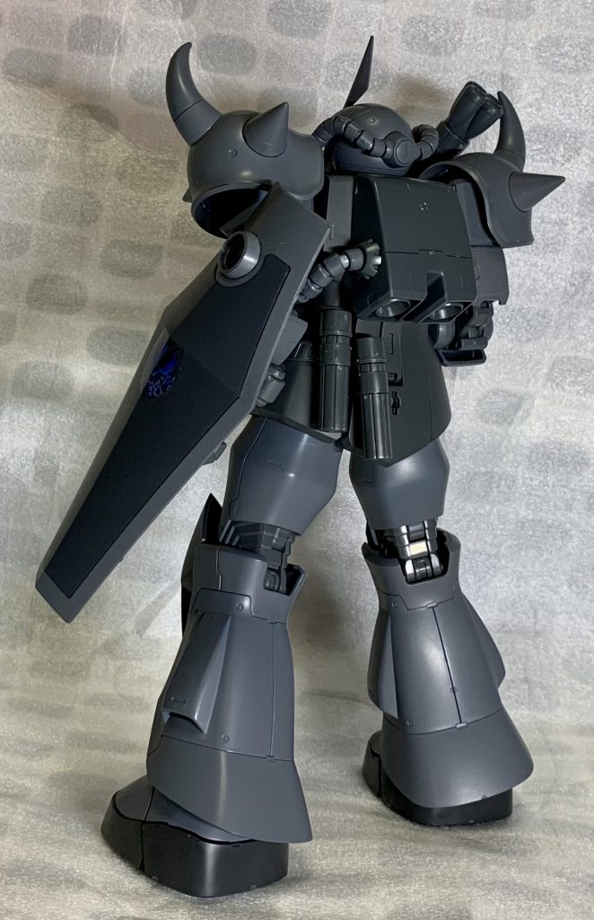 お腰に付けた予備弾倉が、地味にお洒落ポイント