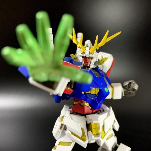 シャイニングユニコーンガンダムデストロイモード