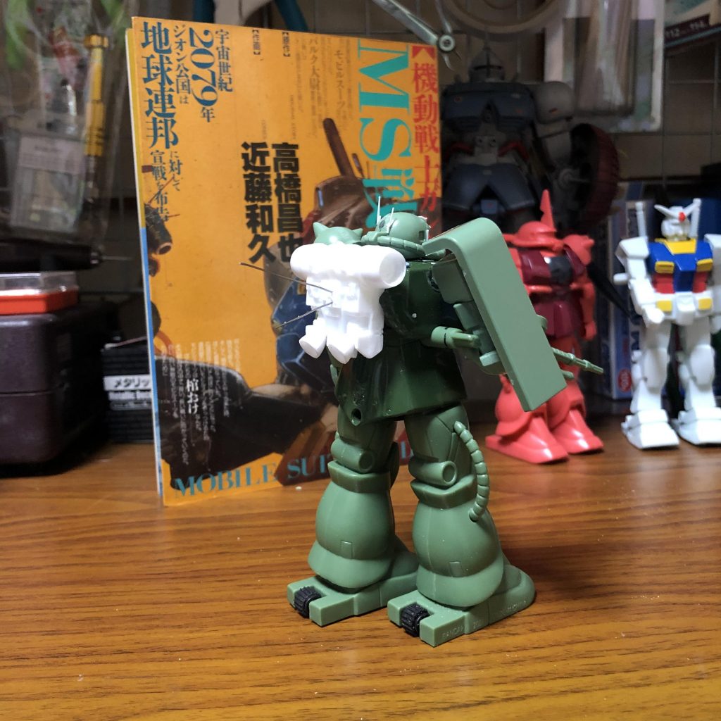 制作後記今回作ったのは近藤和久作｢MS戦記｣ザクのバックパックをTwitterのお友達の｢パチやん｣さんから頂いたので作ってみました。使ったキットはFGザクと歩行戦士ザクのミキシング。なので近藤版の歩くザクとなっとります。結構のんびり作ってしまったけどちゃんと完成してよかった。パチやんありがとう〜☆