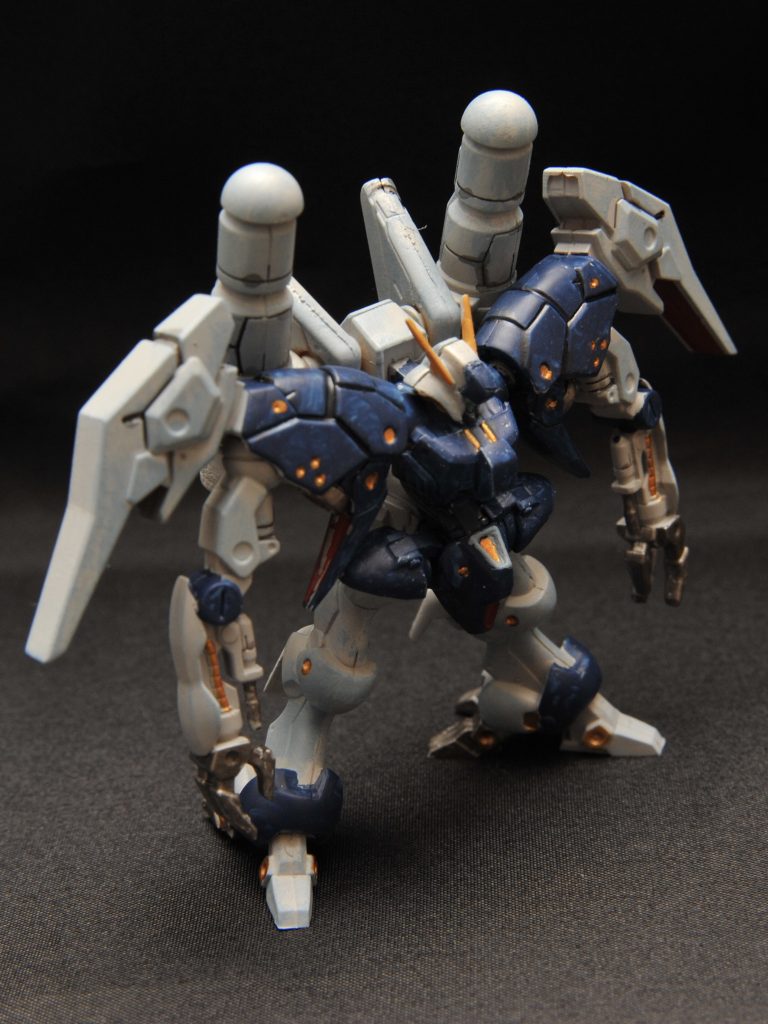 カラーリングはHGUCを参考に、グレー&ネイビーで纏めました。グレーはドライブラシでほんの少し青を乗せています。